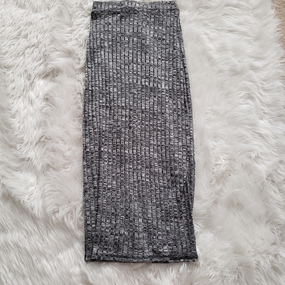 Aritzia Wilfred Free Shields Skirt Sz Small - Picture 1 of 2